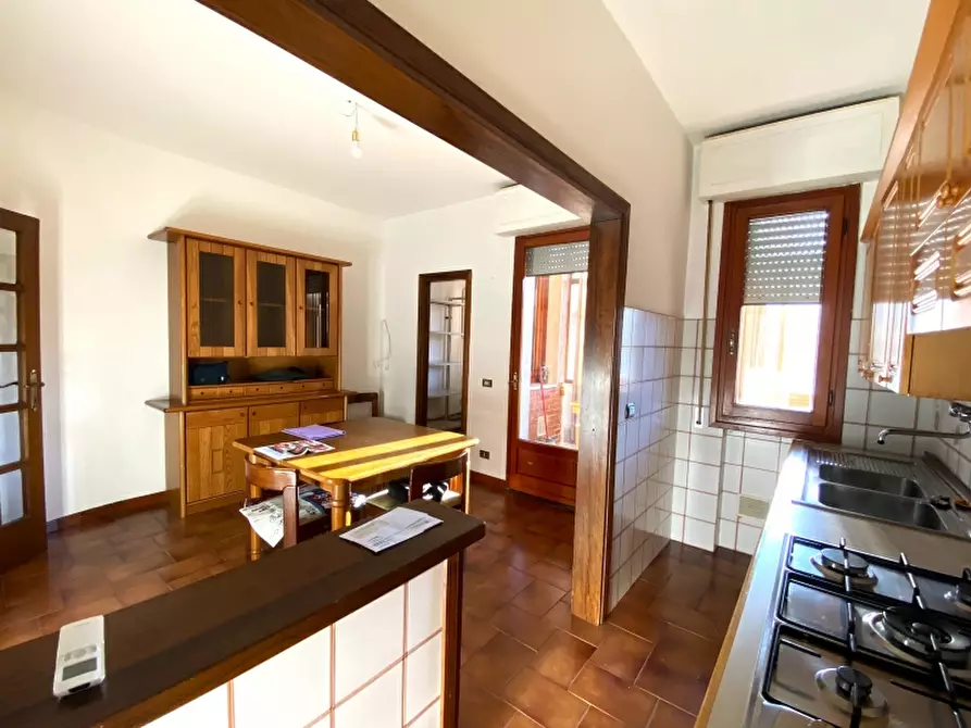 Immagine 4 di Appartamento in vendita  in Via Pascoli a Montecatini Terme