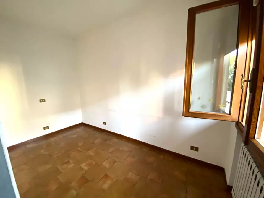 Immagine 17 di Appartamento in vendita  in Via Pascoli a Montecatini Terme