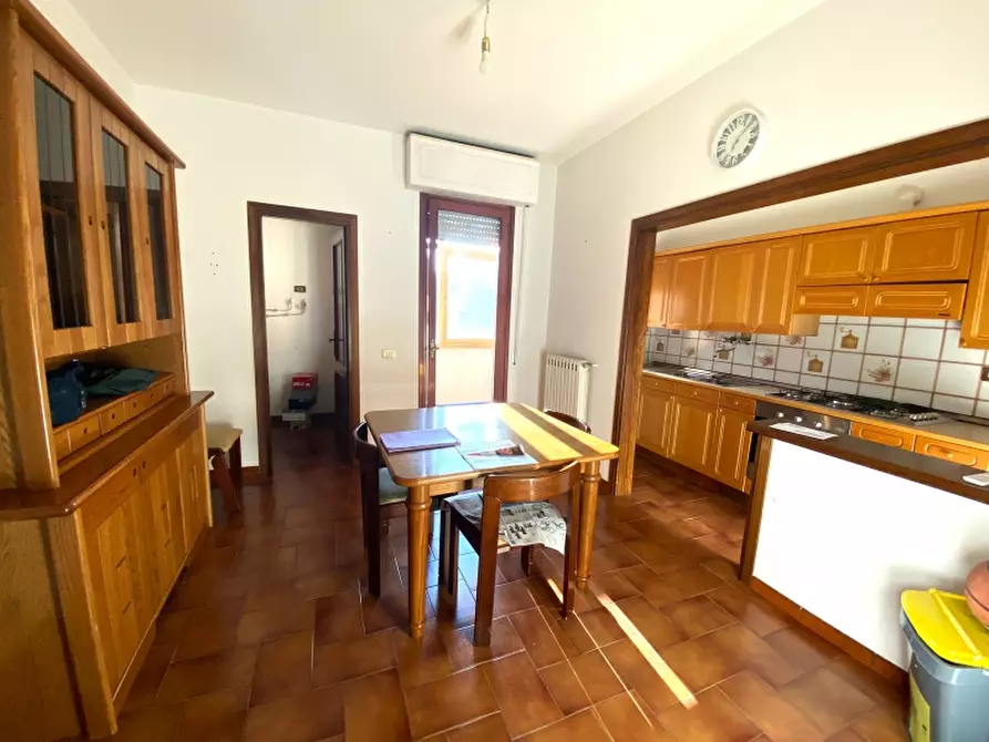 Immagine 5 di Appartamento in vendita  in Via Pascoli a Montecatini Terme