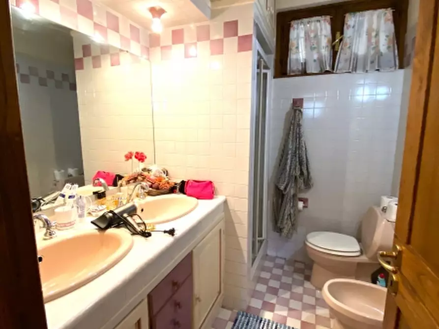 Immagine 15 di Villa in vendita  in Via Ponchielli a Montecatini Terme