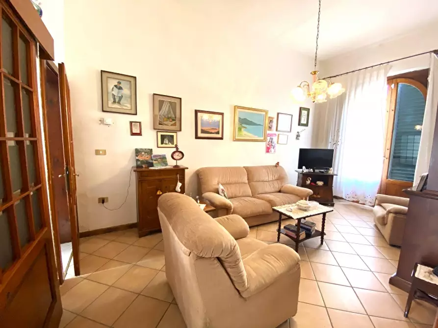 Immagine 2 di Casa indipendente in vendita  in Via Nino bixio a Montecatini Terme