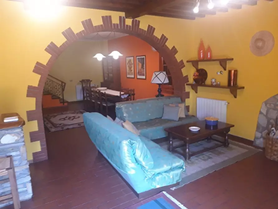 Immagine 4 di Villa in vendita  a Marliana