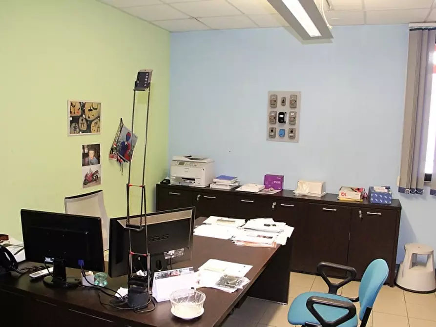 Immagine 3 di Locale commerciale in vendita  in Sferracavallo a Orvieto