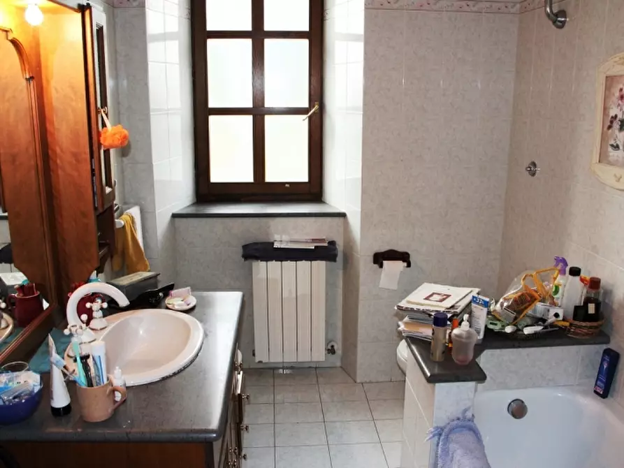 Immagine 18 di Casa semindipendente in vendita  a Castiglione In Teverina