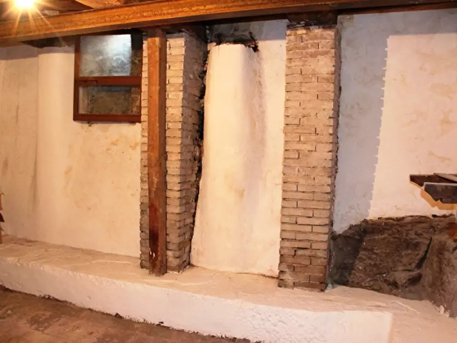 Immagine 16 di Appartamento in vendita  a Baschi