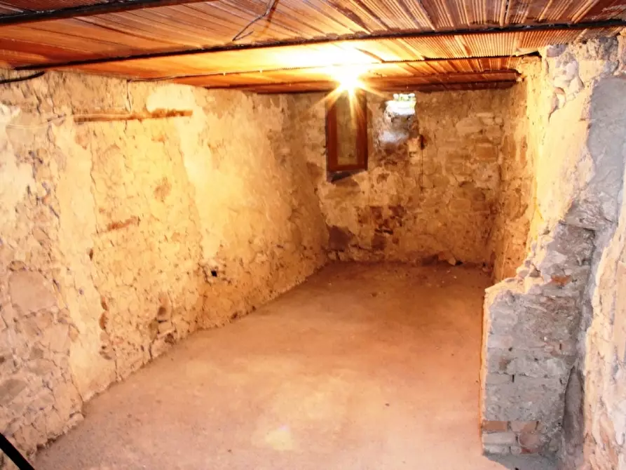 Immagine 17 di Appartamento in vendita  a Baschi