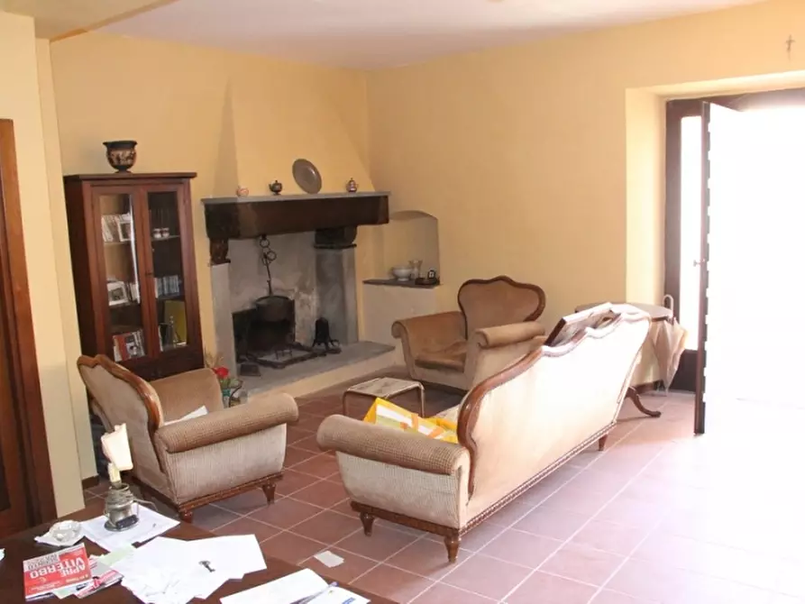 Immagine 2 di Appartamento in vendita  a Baschi