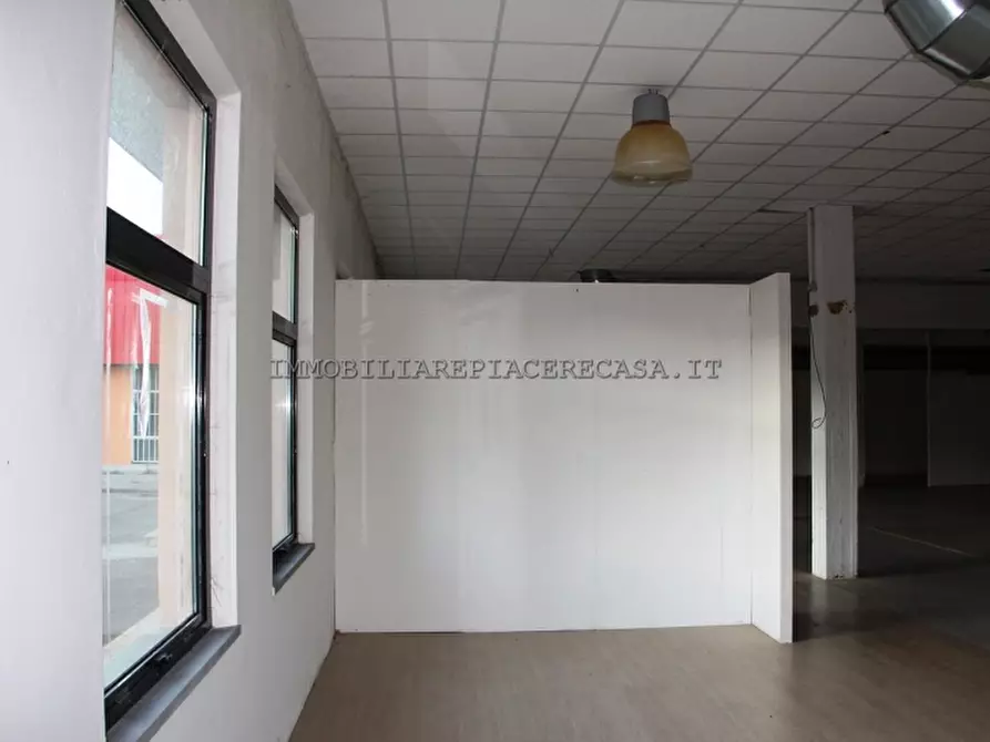 Immagine 4 di Capannone industriale in affitto  a Orvieto