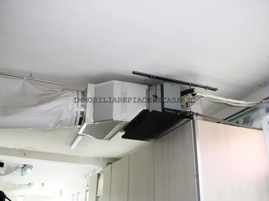 Immagine 4 di Capannone industriale in vendita  a Orvieto