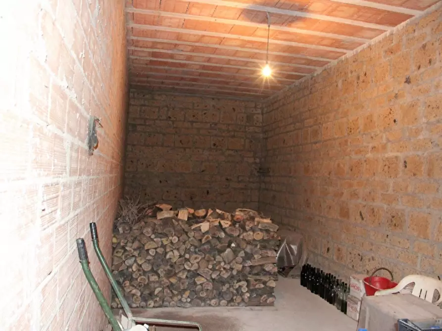 Immagine 10 di Appartamento in vendita  a Porano