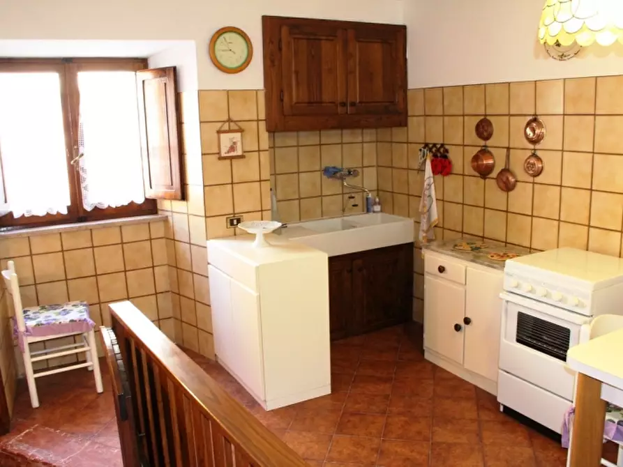 Immagine 8 di Appartamento in vendita  a Baschi