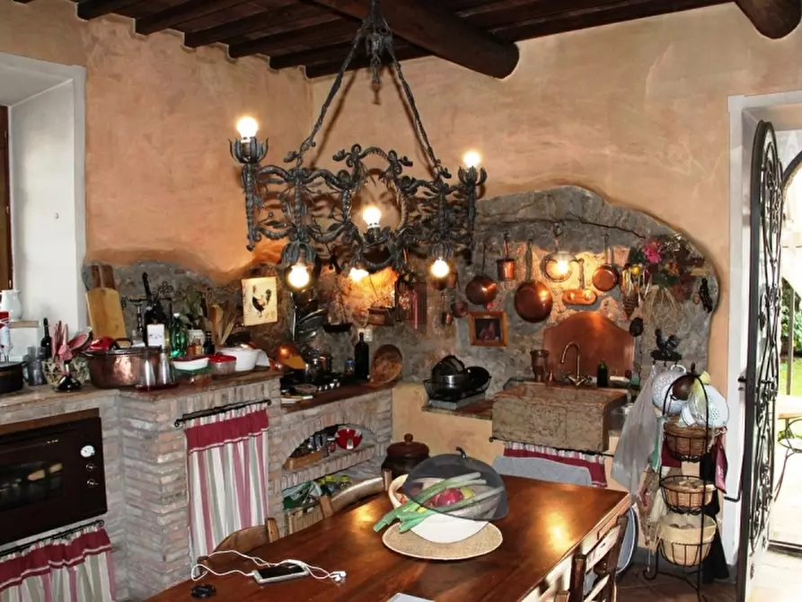 Immagine 6 di Casa semindipendente in vendita  a Castiglione In Teverina