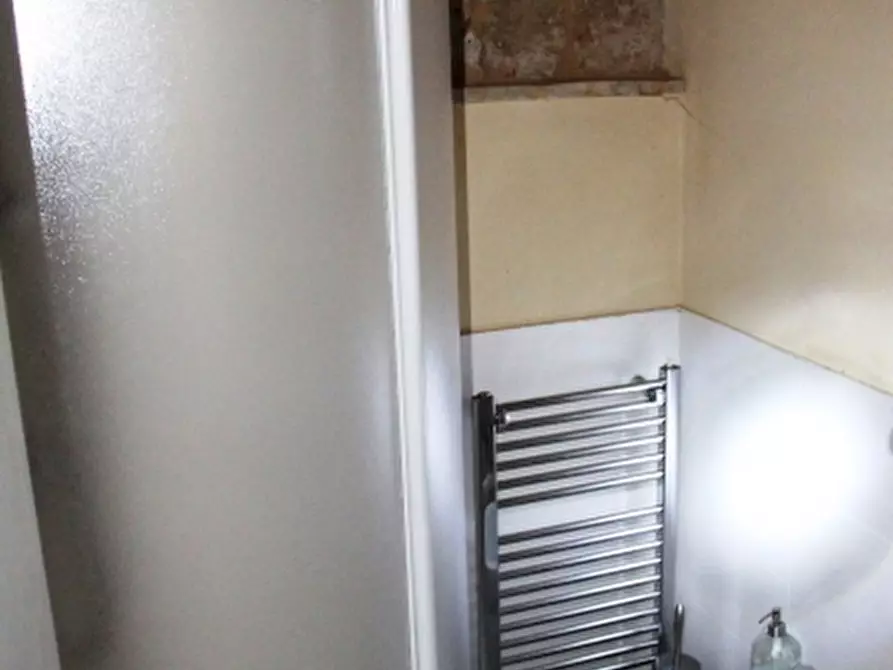 Immagine 5 di Locale commerciale in vendita  a Orvieto