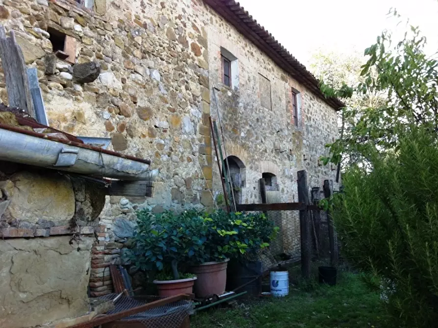 Immagine 9 di Rustico / casale in vendita  in - a Orvieto