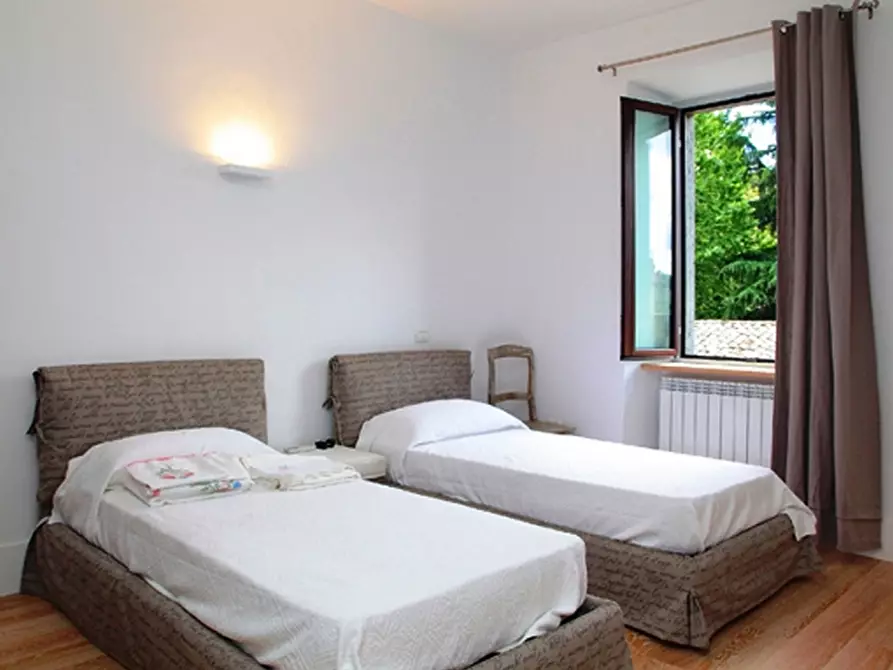 Immagine 10 di Attività commerciale in vendita  in Bagnoregio a Bagnoregio