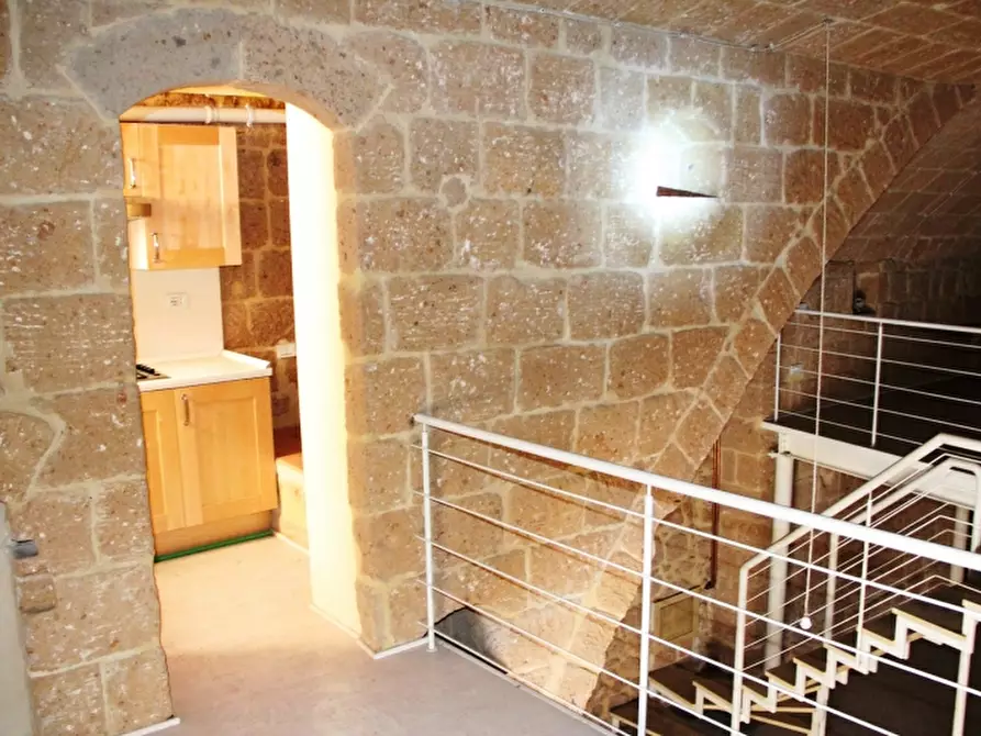 Immagine 6 di Locale commerciale in vendita  a Orvieto