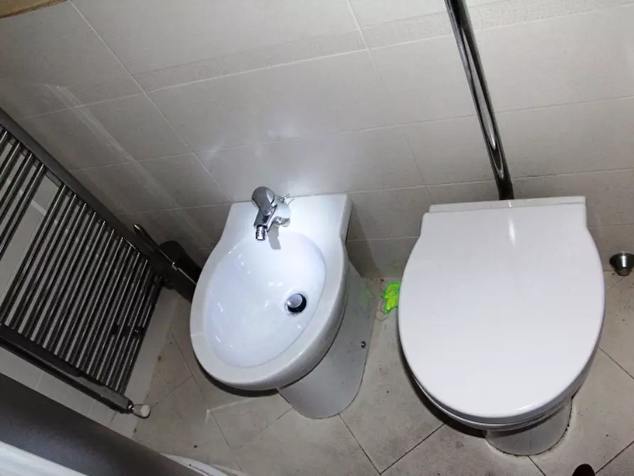 Immagine 9 di Locale commerciale in vendita  a Orvieto