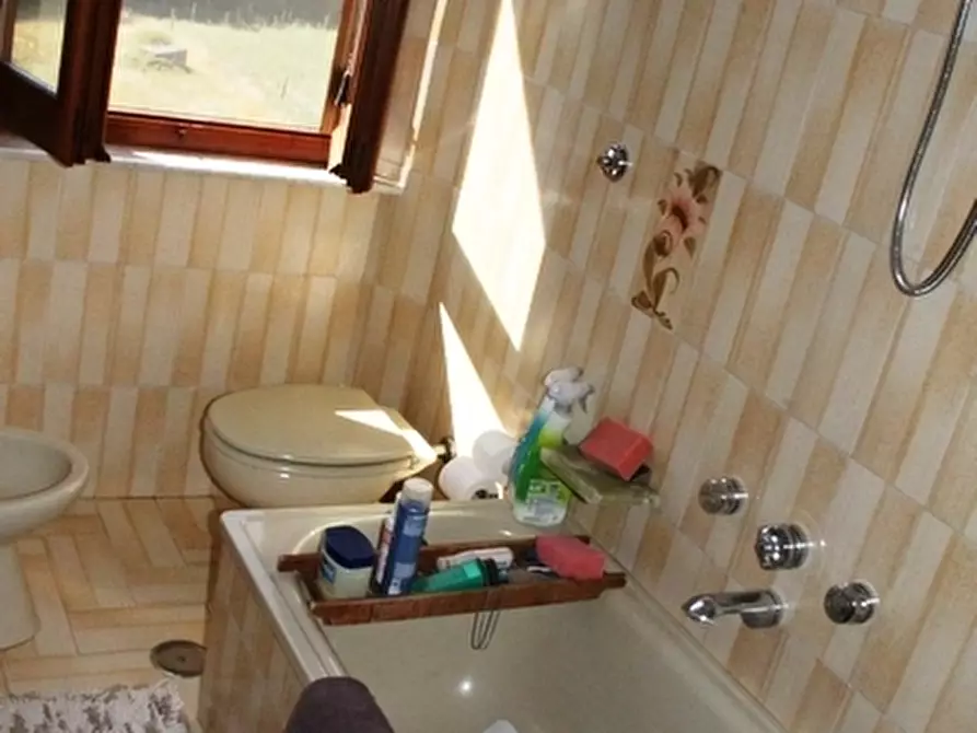 Immagine 11 di Villa in vendita  a Orvieto