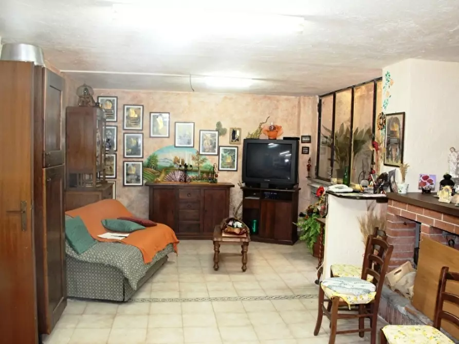 Immagine 14 di Porzione di casa in vendita  a Porano