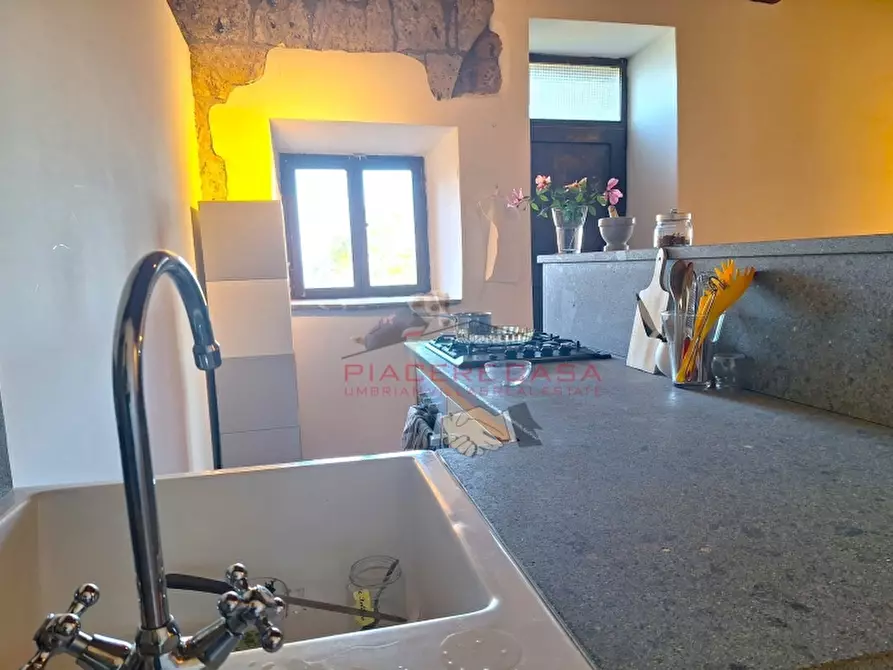 Immagine 9 di Appartamento in vendita  in Centro storico a Porano