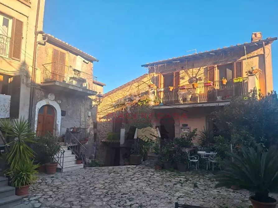 Immagine 2 di Appartamento in vendita  in Castiglione in teverina a Castiglione In Teverina