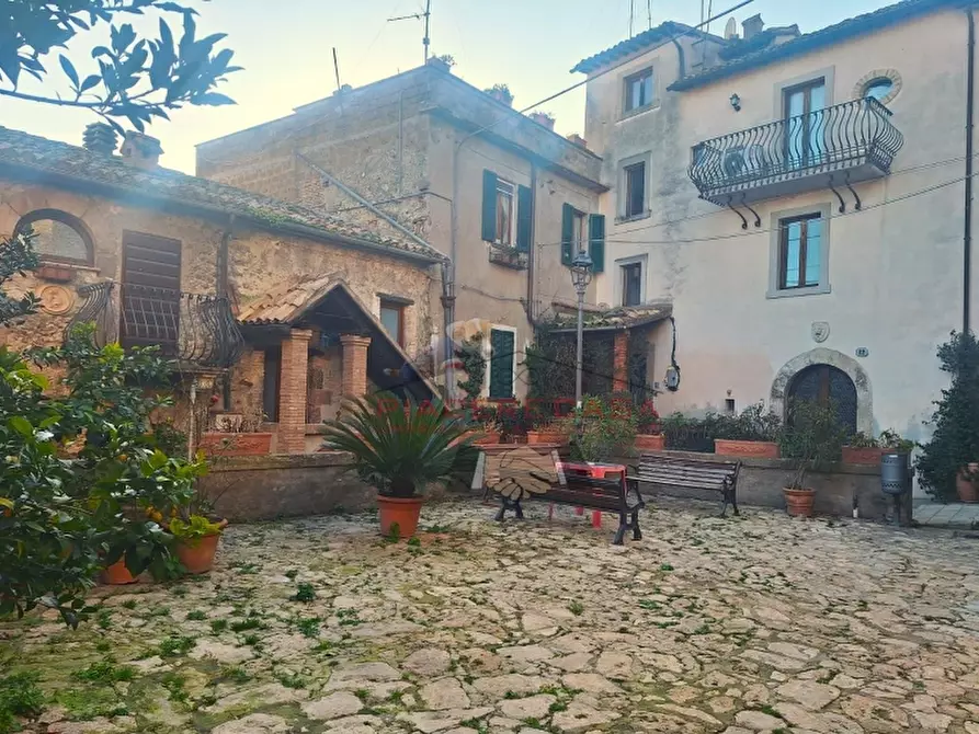 Immagine 3 di Appartamento in vendita  in Castiglione in teverina a Castiglione In Teverina