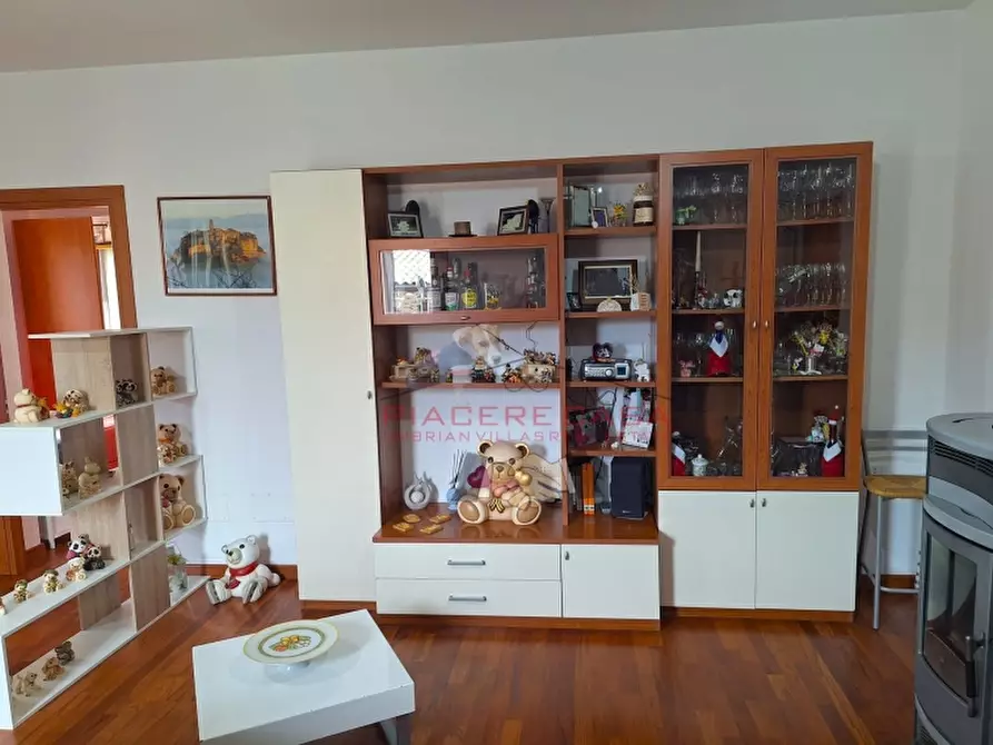 Immagine 3 di Appartamento in vendita  in Porano a Porano