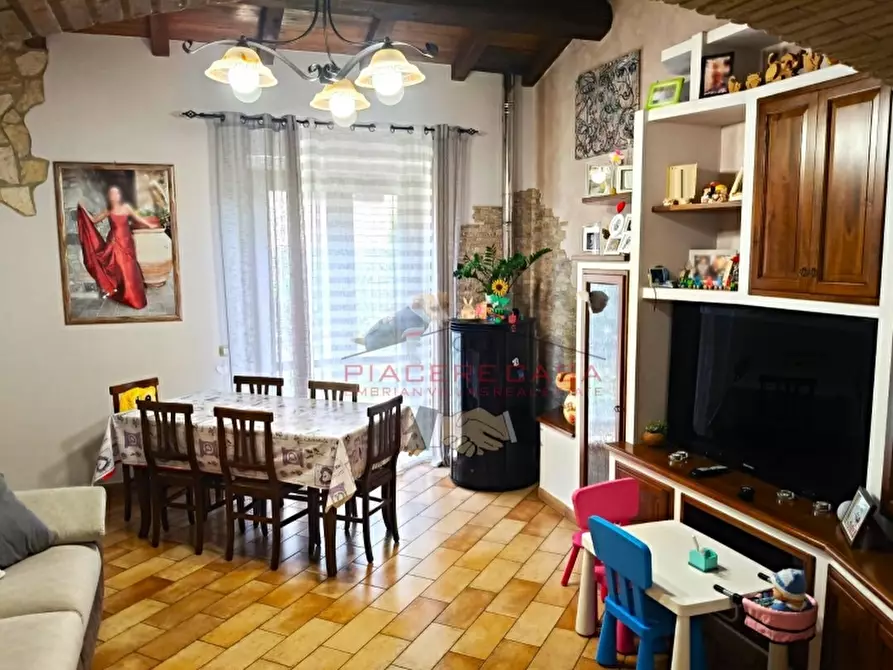 Immagine 12 di Villetta a schiera in vendita  in Porano a Porano