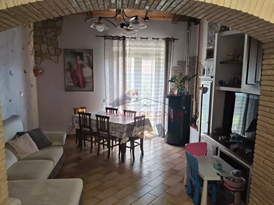 Immagine 11 di Villetta a schiera in vendita  in Porano a Porano