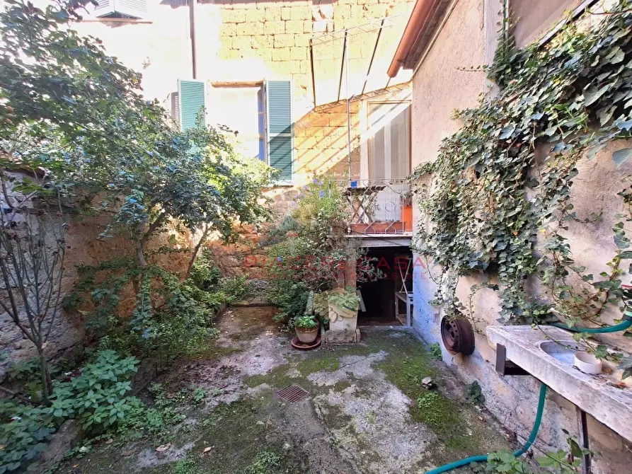 Immagine 14 di Appartamento in vendita  in centro storico a Orvieto