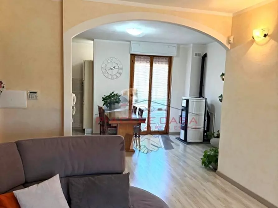 Immagine 2 di Appartamento in vendita  in Porano a Porano