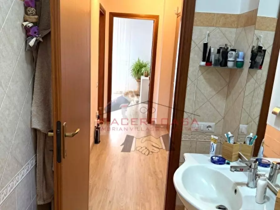 Immagine 12 di Appartamento in vendita  in Porano a Porano