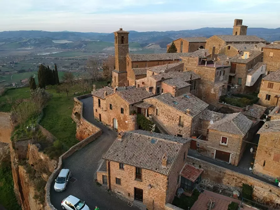 Immagine 2 di Casa indipendente in vendita  in Via del caccia 9-11 a Orvieto