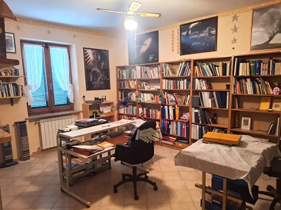 Immagine 17 di Appartamento in vendita  in Porano a Porano