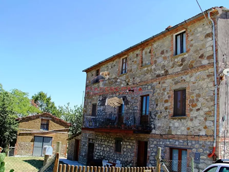 Immagine 6 di Rustico / casale in vendita  in - a Allerona