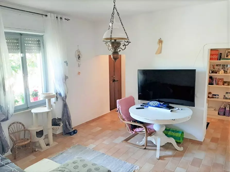 Immagine 11 di Casa semindipendente in vendita  in - a Orvieto