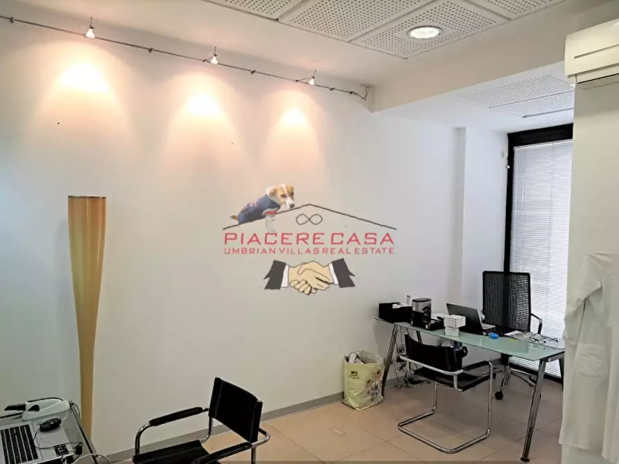 Immagine 2 di Locale commerciale in vendita  in - a Orvieto