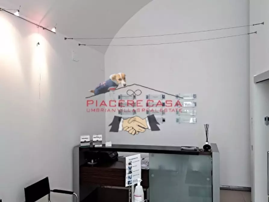 Immagine 5 di Locale commerciale in vendita  in - a Orvieto