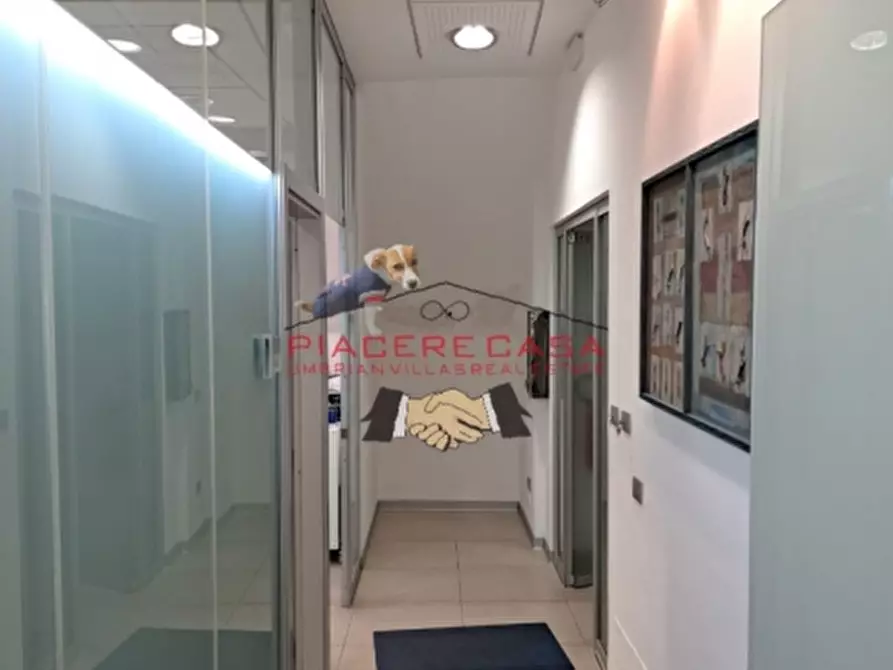 Immagine 7 di Locale commerciale in vendita  in - a Orvieto