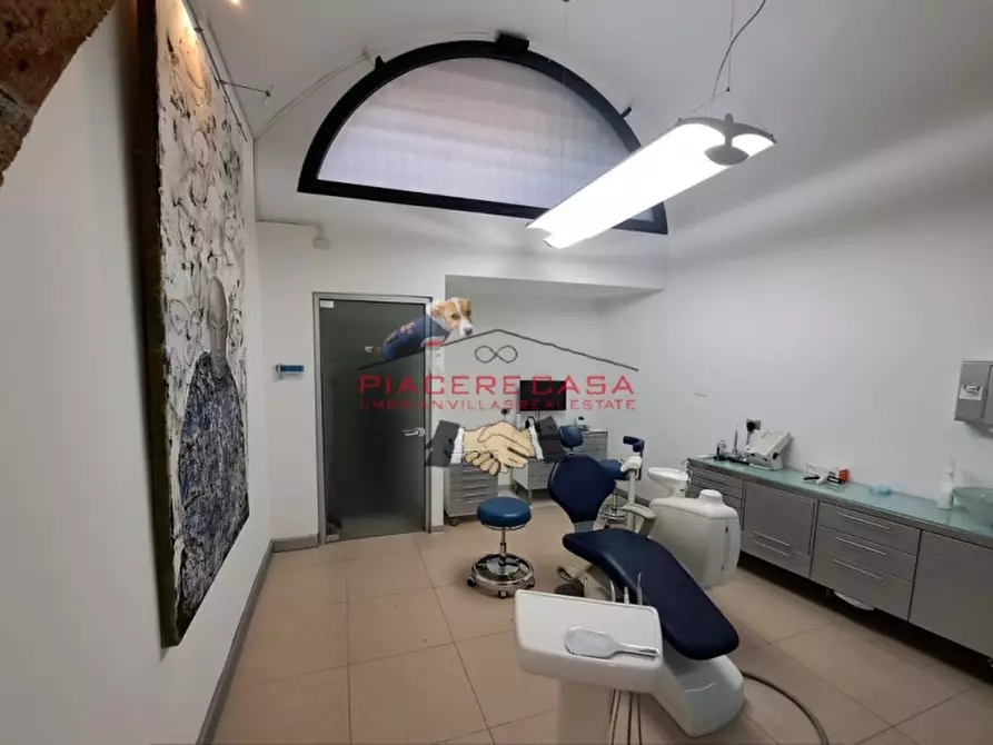 Immagine 8 di Locale commerciale in vendita  in - a Orvieto