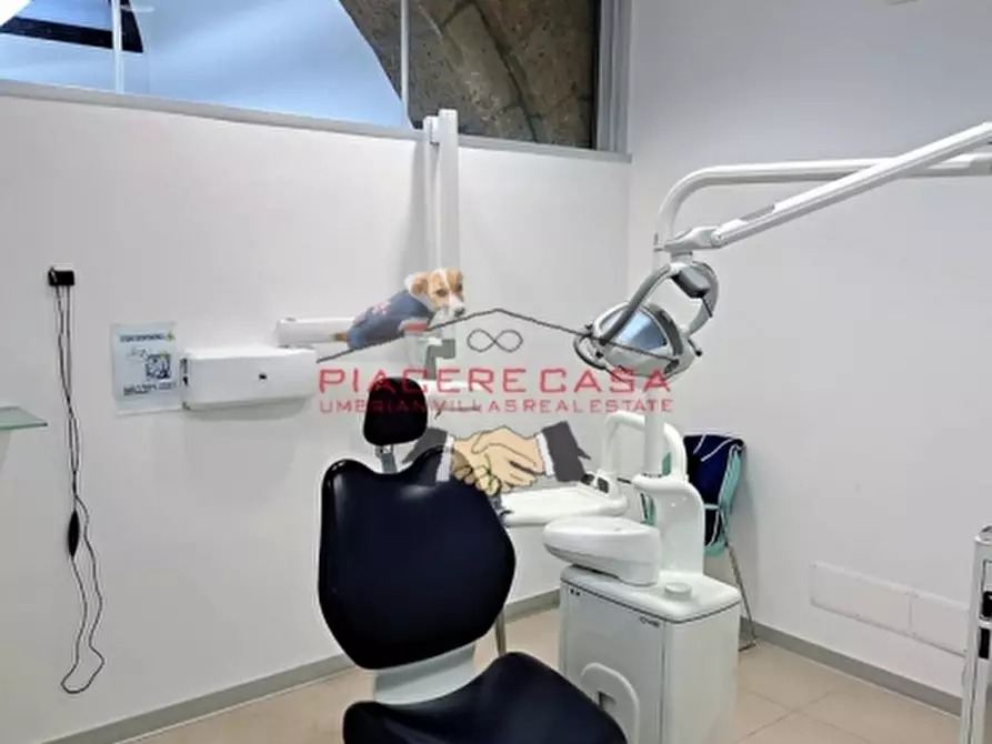 Immagine 9 di Locale commerciale in vendita  in - a Orvieto