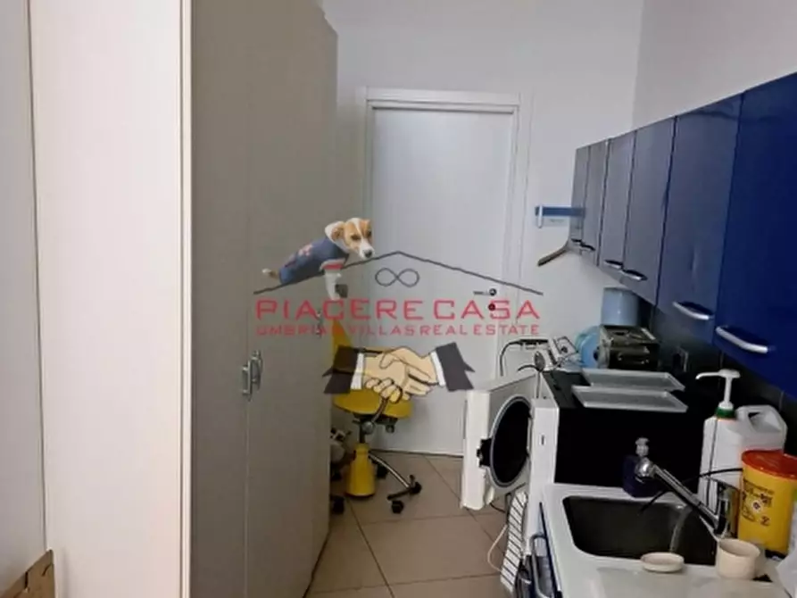 Immagine 11 di Locale commerciale in vendita  in - a Orvieto