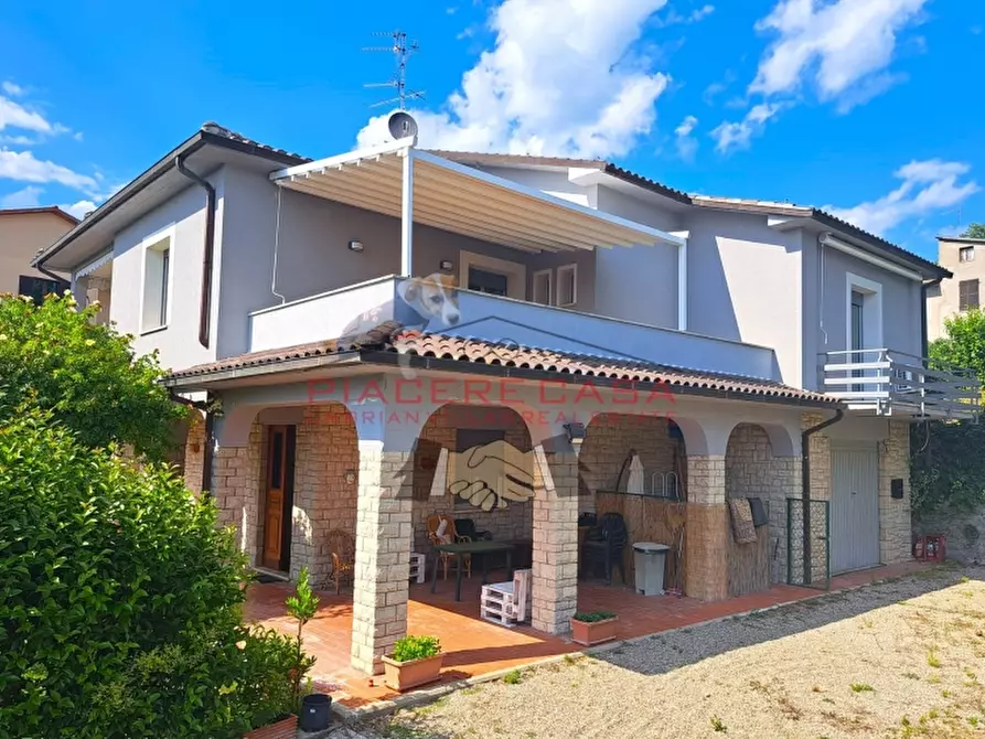 Immagine 1 di Casa indipendente in vendita  in Baschi a Baschi