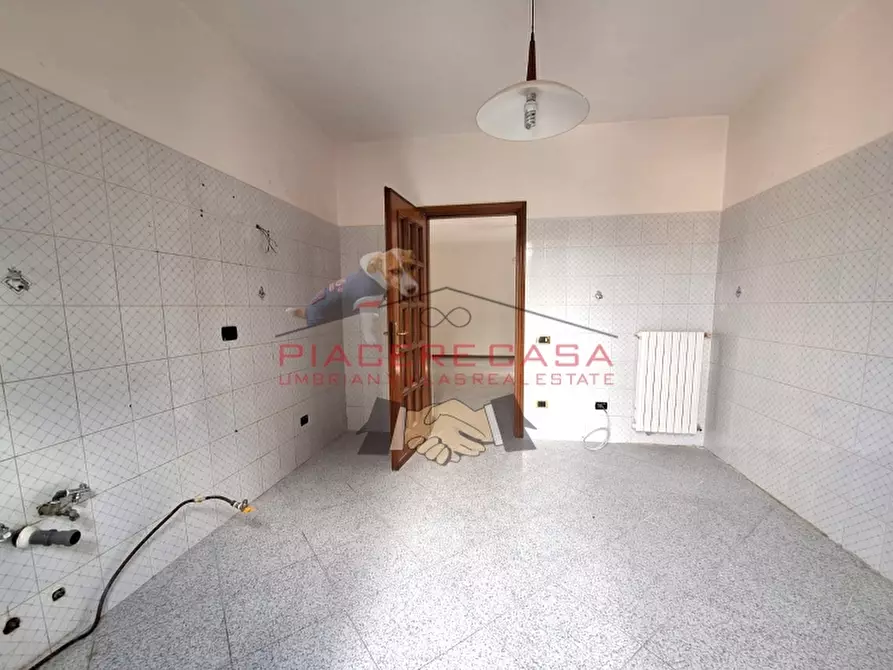 Immagine 4 di Appartamento in vendita  in Porano a Porano