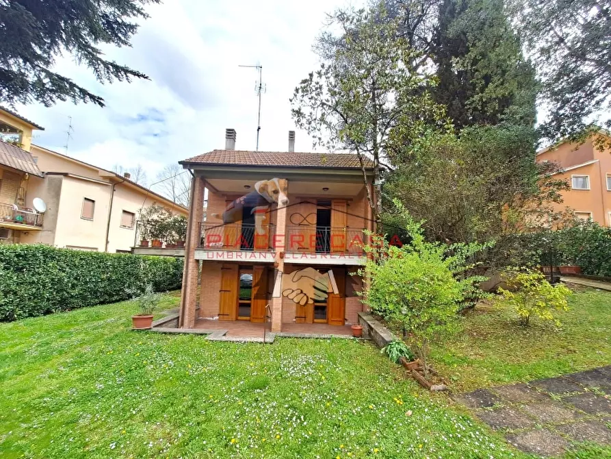 Immagine 2 di Villa in vendita  in Acquapendente a Acquapendente