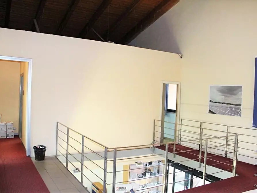 Immagine 2 di Locale commerciale in vendita  in Sferracavallo a Orvieto