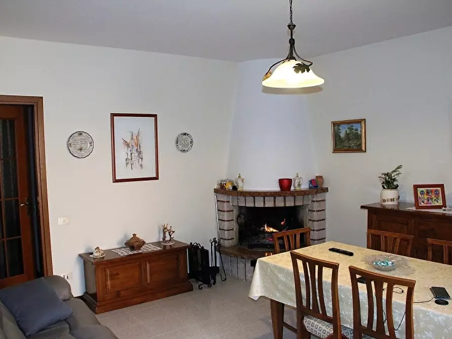 Immagine 2 di Appartamento in vendita  a Porano