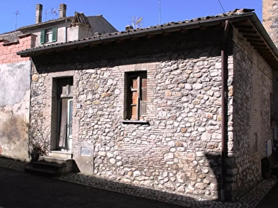 Immagine 11 di Casa semindipendente in vendita  a Castel Viscardo