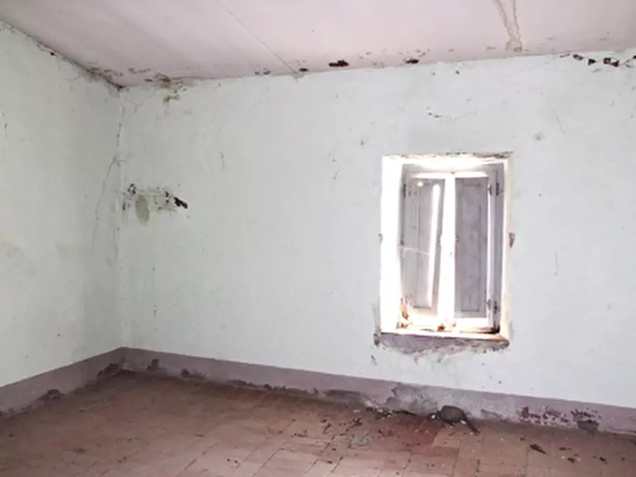 Immagine 12 di Rustico / casale in vendita  a Grotte Di Castro