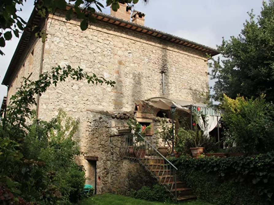 Immagine 1 di Casa semindipendente in vendita  a Castiglione In Teverina